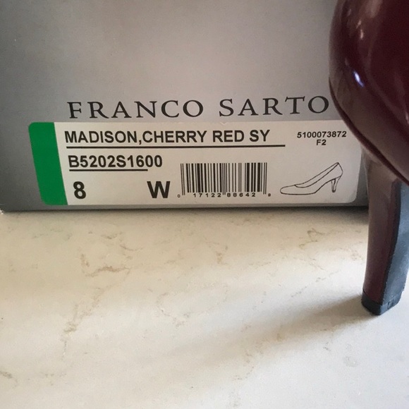 Beautiful Red Pump - Picture 5 of 5